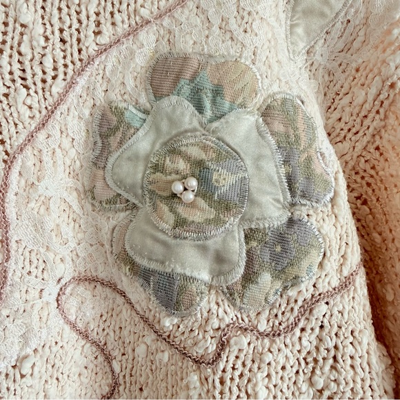 Women's Pale Pink Floral-Appliqué Crewneck Sweater - Picture 3 of 8